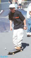 sk8er106.jpg (69846 bytes)
