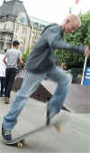 sk8er27.jpg (33305 bytes)