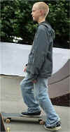 sk8er28.jpg (28107 bytes)
